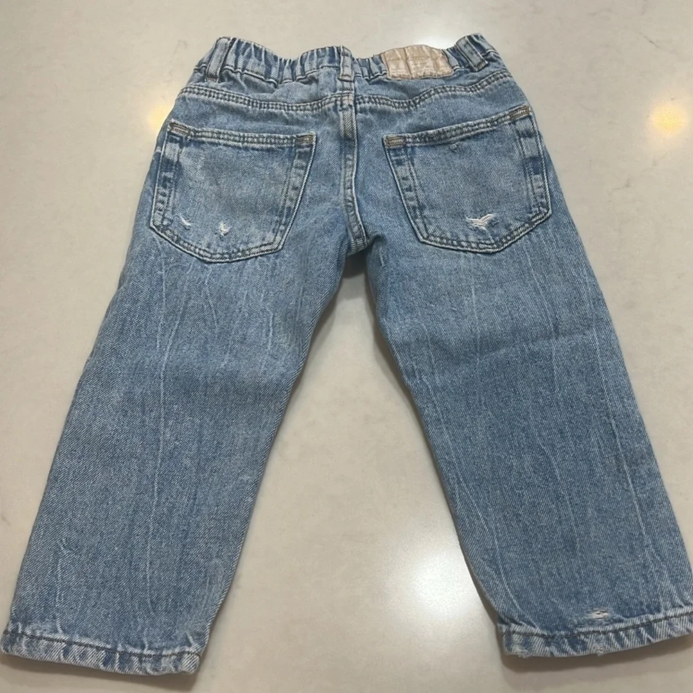 Zara boy's ripped jeans pants, size 2-3 years, excellent condition.